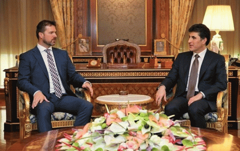 بارزاني يستقبل السفير التشيكي بارزاني يستقبل السفير التشيكي