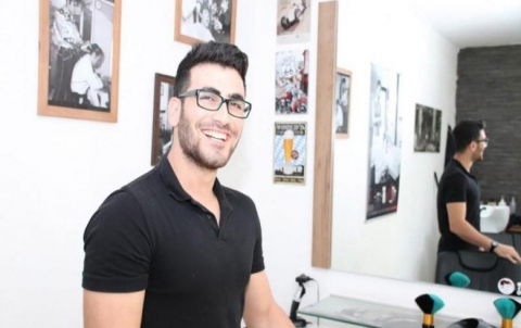 شيروان عمر.. شاب من قامشلو يحصل على جائزة “الجمهور” في ألمانيا شيروان عمر.. شاب من قامشلو يحصل على جائزة “الجمهور” في ألمانيا