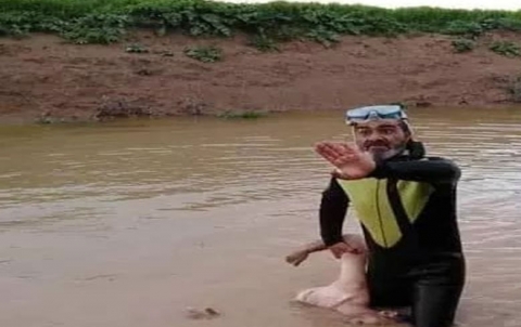 قامشلو .. فقدان شاب لحياته غرقا في مياه السيول الجارفة قامشلو .. فقدان شاب لحياته غرقا في مياه السيول الجارفة