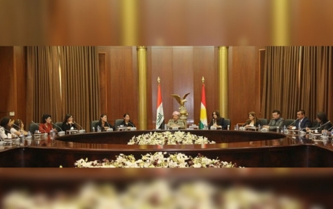 الرئيس بارزاني للإيزديات الناجيات: نتفهم معاناتكن , إنكن عزيزات ورمز الشرف لشعبنا الرئيس بارزاني للإيزديات الناجيات: نتفهم معاناتكن , إنكن عزيزات ورمز الشرف لشعبنا
