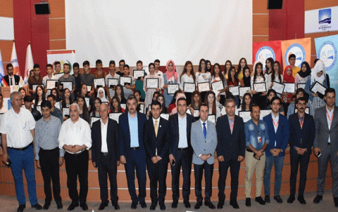 اتحاد الطلبة يكرّم الطلاب الأوائل على مستوى مدارس محافظة هولير اتحاد الطلبة يكرّم الطلاب الأوائل على مستوى مدارس محافظة هولير