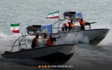 إيران تعلن استهداف زورقا أمريكيا عند مدخل مضيق هرمز 