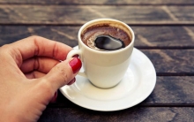 أطباء.. يجب الإقلاع عن شرب القهوة قبل الفطور 