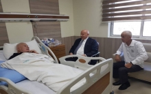 كريم سنجاري يطمئن على صحة الشخصية الوطنية مصطفى سمكمور
