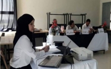 An Algerian university awards the master's degree to one of her students about her thesis on the political and military struggle of Kurdistan Democratic Party