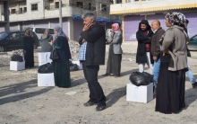 قامشلو... بعض من نازحي سري كانيه عاجزون عن سد جوع أطفالهم