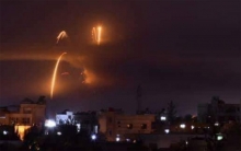Heavy explosions rock violently the military airport of  Mezze