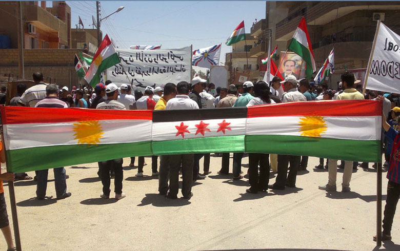 Fermandarekî opozisyonê banga yekbûnê bi Kurdan re dike 