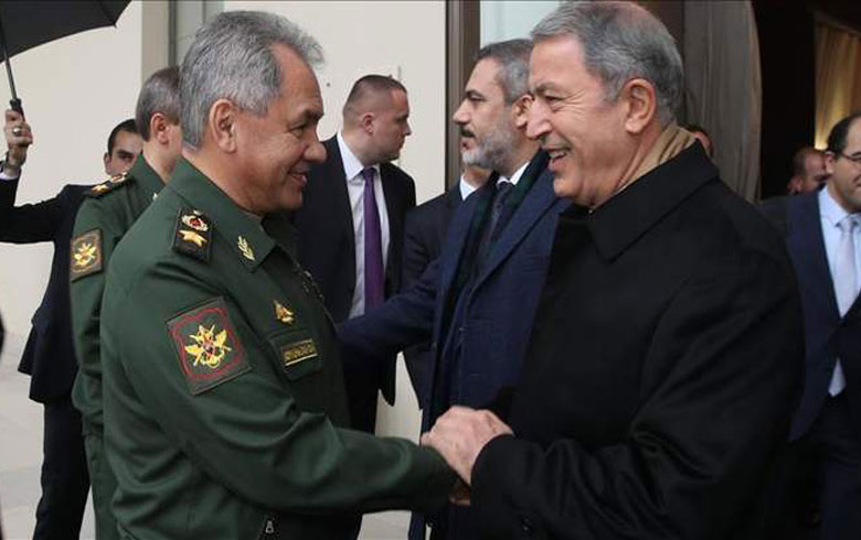 وزيرا الدفاع الروسي والتركي يبحثان الوضع في إدلب