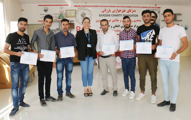 مه‌دیاكاره‌كی كورد و كۆمه‌كه‌ فلكلۆری ژ ئالیێ UNHCR  ڤه‌ هاتنه‌ خه‌لاتكرن