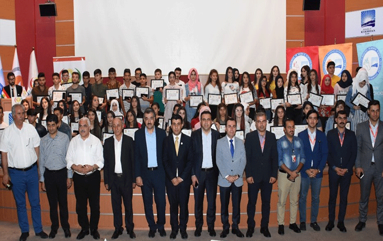 YXCDK-R  xwendekarên R.Kurdistanê yên serkeftî xelat kirin