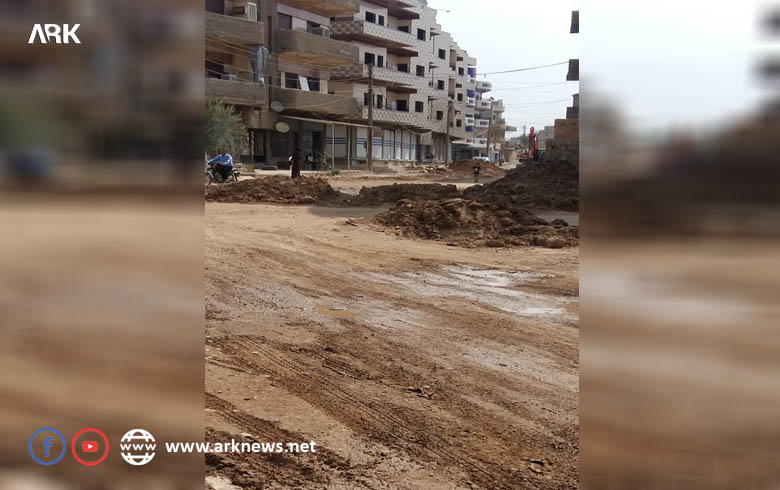 بالصور... شوارع قامشلو يرثى لها وغياب تام للبلدية التابعة للـPYD